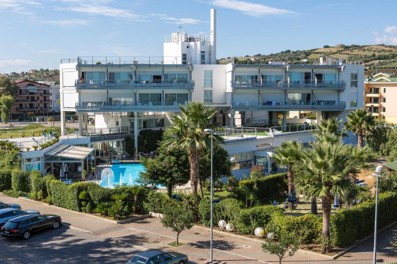 Seapark Spa Resort جوليانوفا المظهر الخارجي الصورة